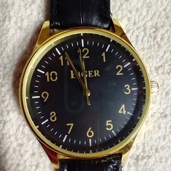 lug Black and Gold Men's Watch - Picture 1 of 4